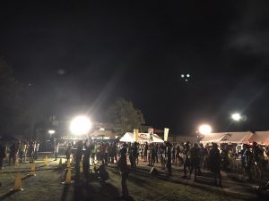 美ヶ原トレイルラン2018　後夜祭　花火を見る人